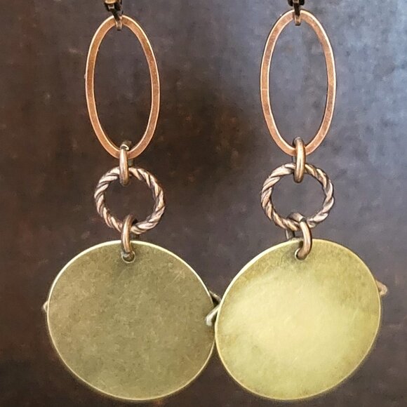 Beautiful HONEY BEE Coin Charm Earrings Bronze Copper Brass Lever Back Hippie - Picture 2 of 7